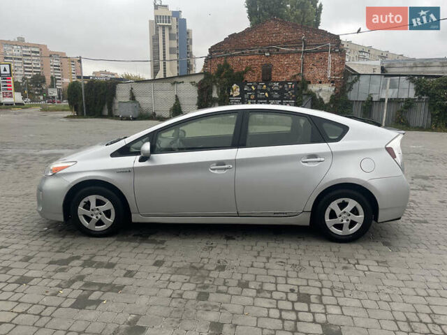 Серый Тойота Приус, объемом двигателя 1.8 л и пробегом 206 тыс. км за 10000 $, фото 7 на Automoto.ua