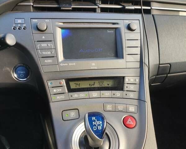 Серый Тойота Приус, объемом двигателя 1.8 л и пробегом 115 тыс. км за 12500 $, фото 5 на Automoto.ua