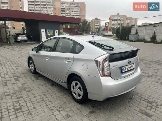 Серый Тойота Приус, объемом двигателя 1.8 л и пробегом 206 тыс. км за 10000 $, фото 6 на Automoto.ua