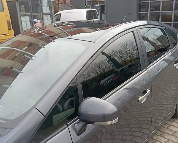 Серый Тойота Приус, объемом двигателя 1.8 л и пробегом 449 тыс. км за 10400 $, фото 2 на Automoto.ua