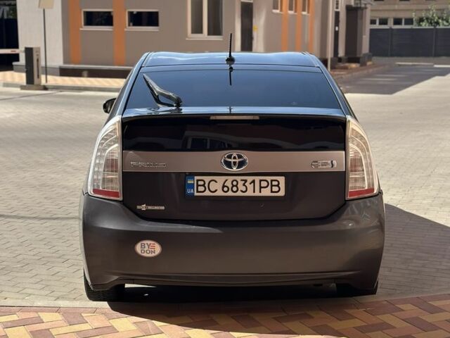 Серый Тойота Приус, объемом двигателя 1.8 л и пробегом 731 тыс. км за 10900 $, фото 5 на Automoto.ua