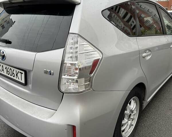 Серый Тойота Приус, объемом двигателя 1.8 л и пробегом 283 тыс. км за 11500 $, фото 4 на Automoto.ua