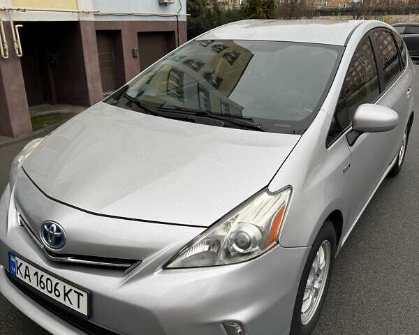 Серый Тойота Приус, объемом двигателя 1.8 л и пробегом 283 тыс. км за 11500 $, фото 2 на Automoto.ua