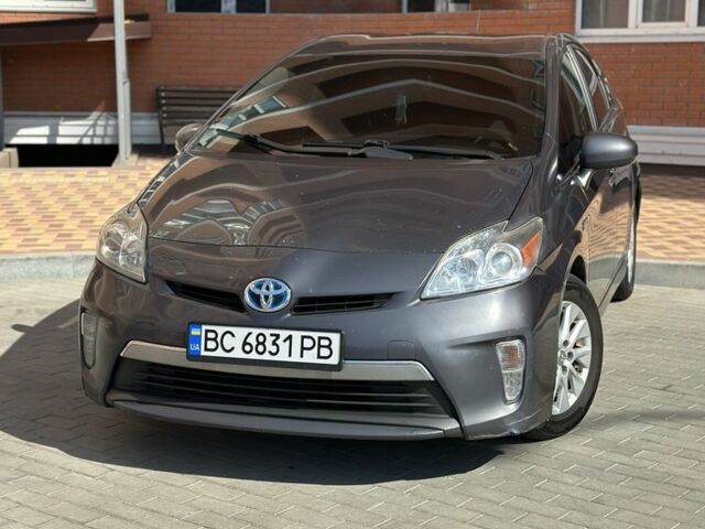 Серый Тойота Приус, объемом двигателя 1.8 л и пробегом 731 тыс. км за 10900 $, фото 1 на Automoto.ua