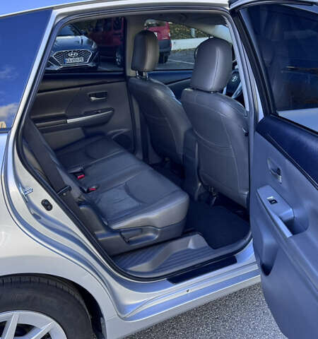 Серый Тойота Приус, объемом двигателя 1.8 л и пробегом 162 тыс. км за 15200 $, фото 17 на Automoto.ua