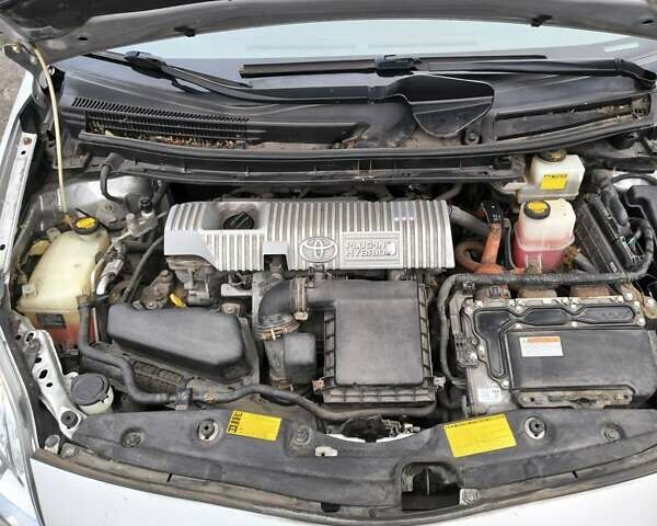Сірий Тойота Пріус, об'ємом двигуна 1.8 л та пробігом 240 тис. км за 9990 $, фото 5 на Automoto.ua