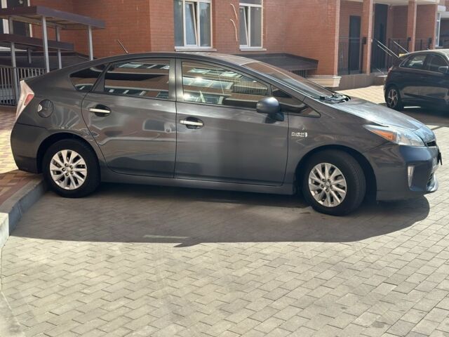 Серый Тойота Приус, объемом двигателя 1.8 л и пробегом 731 тыс. км за 10900 $, фото 3 на Automoto.ua