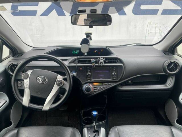 Серый Тойота Приус, объемом двигателя 1.5 л и пробегом 270 тыс. км за 8400 $, фото 9 на Automoto.ua