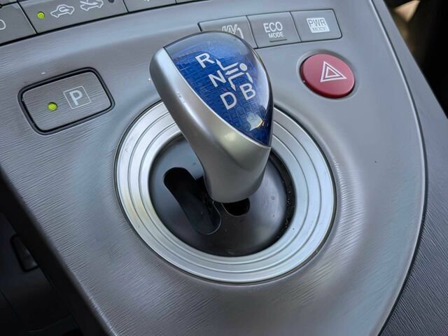 Сірий Тойота Пріус, об'ємом двигуна 1.8 л та пробігом 87 тис. км за 10800 $, фото 10 на Automoto.ua