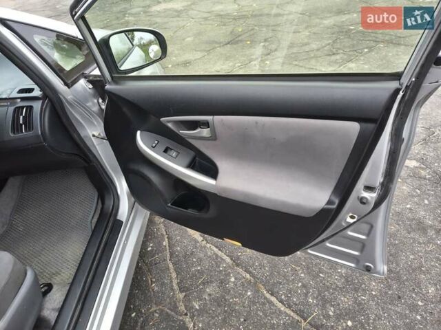 Сірий Тойота Пріус, об'ємом двигуна 1.8 л та пробігом 240 тис. км за 9990 $, фото 21 на Automoto.ua