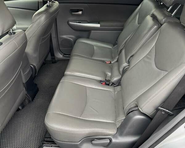 Серый Тойота Приус, объемом двигателя 1.8 л и пробегом 283 тыс. км за 11500 $, фото 10 на Automoto.ua