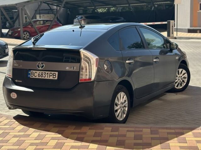 Серый Тойота Приус, объемом двигателя 1.8 л и пробегом 731 тыс. км за 10900 $, фото 4 на Automoto.ua