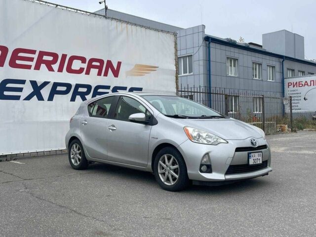 Серый Тойота Приус, объемом двигателя 1.5 л и пробегом 270 тыс. км за 8400 $, фото 7 на Automoto.ua