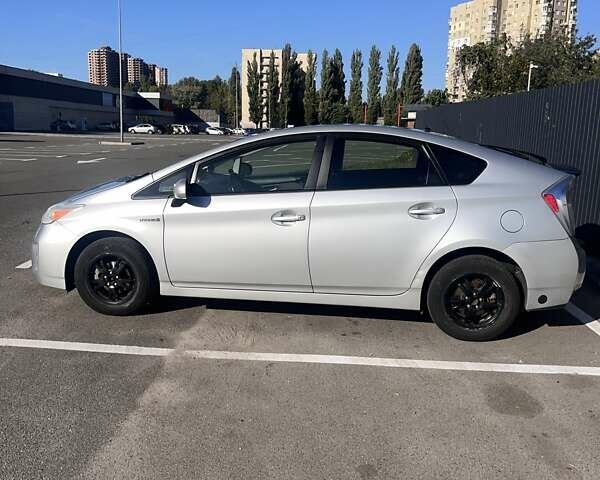 Сірий Тойота Пріус, об'ємом двигуна 1.8 л та пробігом 253 тис. км за 11000 $, фото 2 на Automoto.ua