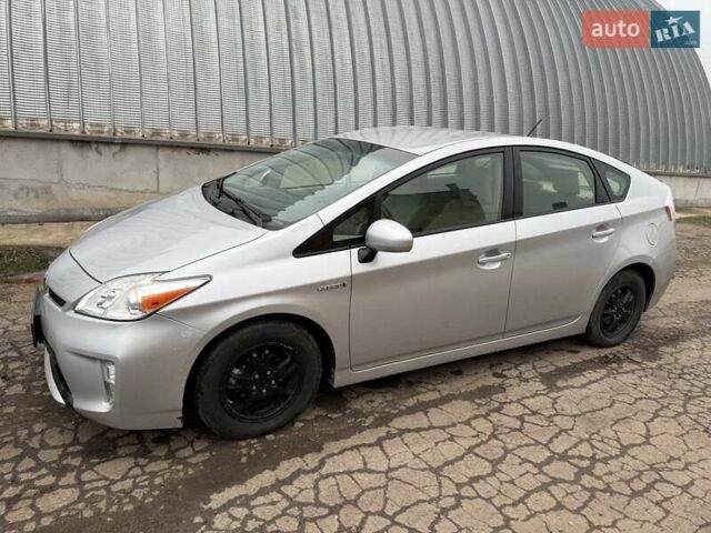 Серый Тойота Приус, объемом двигателя 1.8 л и пробегом 327 тыс. км за 11700 $, фото 1 на Automoto.ua