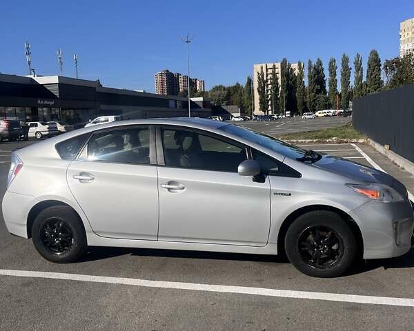 Сірий Тойота Пріус, об'ємом двигуна 1.8 л та пробігом 253 тис. км за 11000 $, фото 3 на Automoto.ua