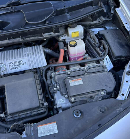 Серый Тойота Приус, объемом двигателя 1.8 л и пробегом 162 тыс. км за 15200 $, фото 28 на Automoto.ua