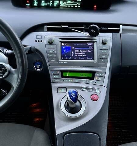 Серый Тойота Приус, объемом двигателя 1.8 л и пробегом 346 тыс. км за 11900 $, фото 4 на Automoto.ua