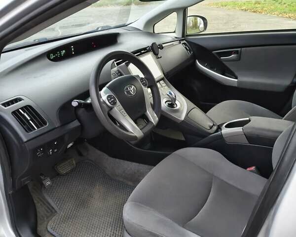 Сірий Тойота Пріус, об'ємом двигуна 1.8 л та пробігом 240 тис. км за 9990 $, фото 3 на Automoto.ua