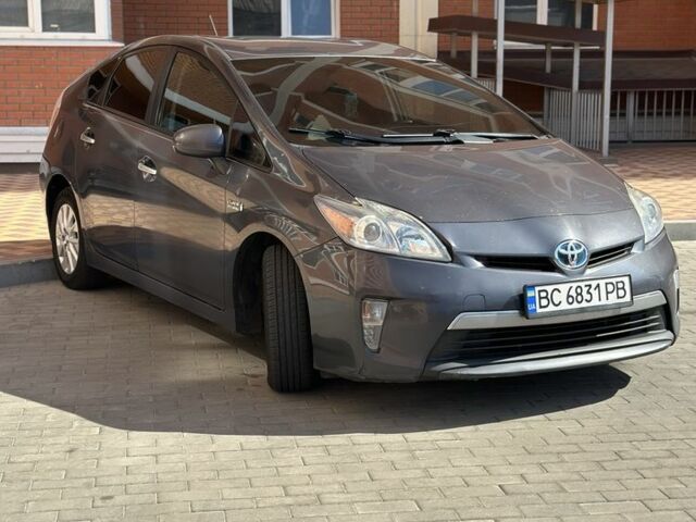 Серый Тойота Приус, объемом двигателя 1.8 л и пробегом 731 тыс. км за 10900 $, фото 2 на Automoto.ua