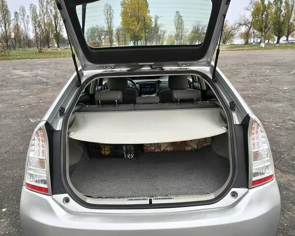 Сірий Тойота Пріус, об'ємом двигуна 1.8 л та пробігом 240 тис. км за 9990 $, фото 17 на Automoto.ua