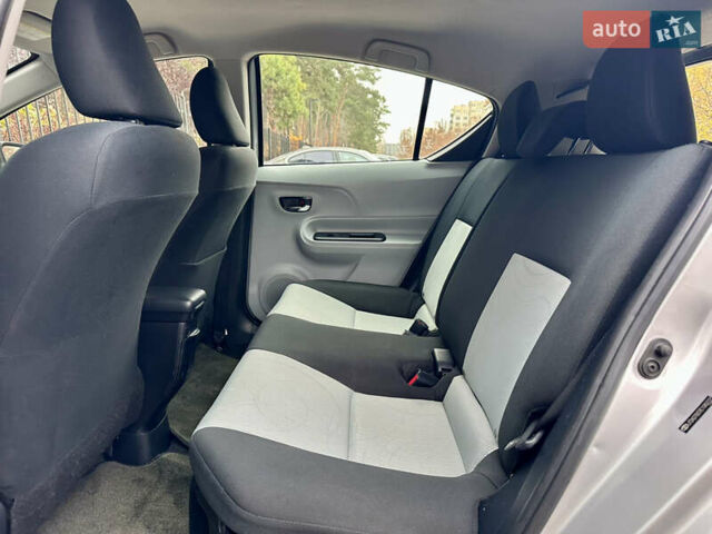 Серый Тойота Приус, объемом двигателя 1.5 л и пробегом 228 тыс. км за 12490 $, фото 27 на Automoto.ua