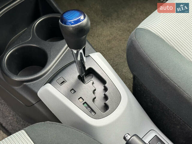 Серый Тойота Приус, объемом двигателя 1.5 л и пробегом 228 тыс. км за 12490 $, фото 50 на Automoto.ua