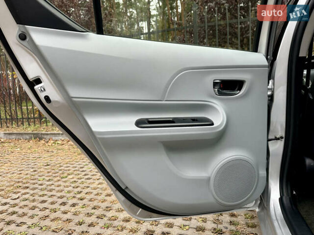 Серый Тойота Приус, объемом двигателя 1.5 л и пробегом 228 тыс. км за 12490 $, фото 26 на Automoto.ua