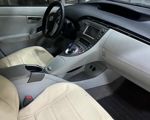 Тойота Приус 2014 в Вишневом на Automoto.ua Серый Тойота Приус, объемом двигателя 1.8 л и пробегом 305 тыс. км за 12000 $, фото 7 на Automoto.ua