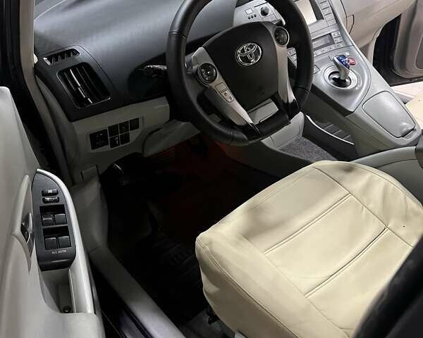 Тойота Приус 2014 в Вишневом на Automoto.ua Серый Тойота Приус, объемом двигателя 1.8 л и пробегом 305 тыс. км за 12000 $, фото 9 на Automoto.ua