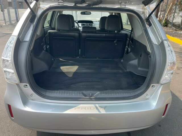 Тойота Приус 2014 в Одессе на Automoto.ua Серый Тойота Приус, объемом двигателя 1.8 л и пробегом 81 тыс. км за 3168 $, фото 14 на Automoto.ua