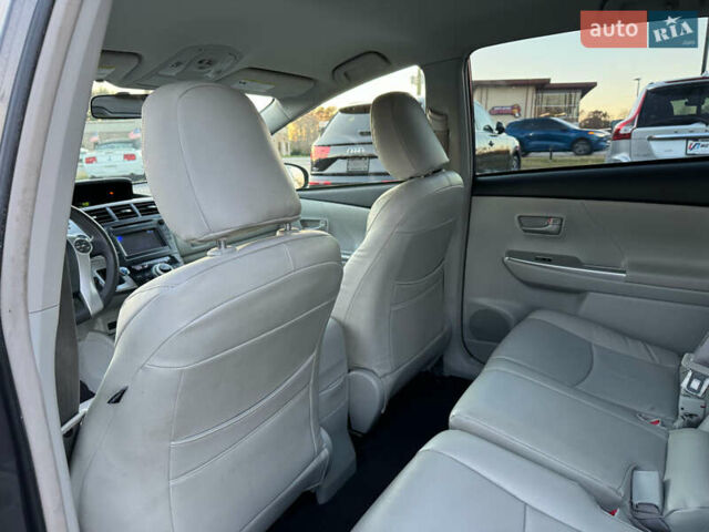 Серый Тойота Приус, объемом двигателя 1.8 л и пробегом 239 тыс. км за 7500 $, фото 14 на Automoto.ua