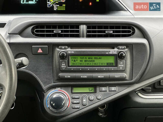 Сірий Тойота Пріус, об'ємом двигуна 1.5 л та пробігом 228 тис. км за 11490 $, фото 42 на Automoto.ua
