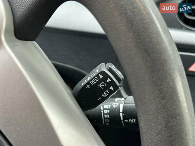 Серый Тойота Приус, объемом двигателя 1.5 л и пробегом 228 тыс. км за 12490 $, фото 49 на Automoto.ua