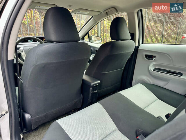 Серый Тойота Приус, объемом двигателя 1.5 л и пробегом 228 тыс. км за 12490 $, фото 29 на Automoto.ua