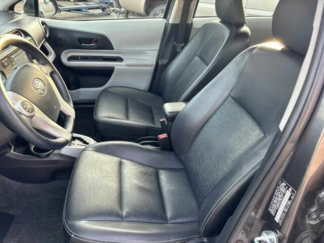 Серый Тойота Приус, объемом двигателя 1.5 л и пробегом 84 тыс. км за 2000 $, фото 6 на Automoto.ua