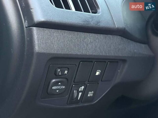 Серый Тойота Приус, объемом двигателя 1.8 л и пробегом 186 тыс. км за 11490 $, фото 13 на Automoto.ua