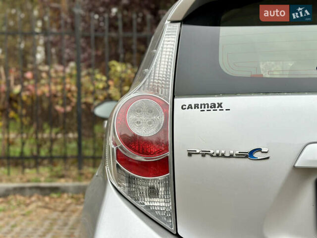 Серый Тойота Приус, объемом двигателя 1.5 л и пробегом 228 тыс. км за 12490 $, фото 16 на Automoto.ua