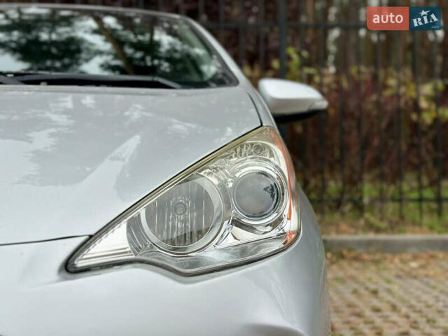 Серый Тойота Приус, объемом двигателя 1.5 л и пробегом 228 тыс. км за 12490 $, фото 4 на Automoto.ua