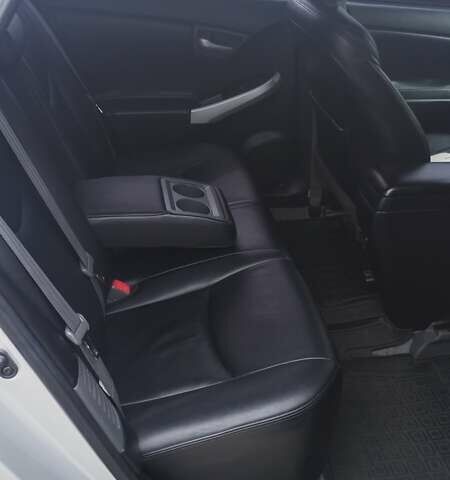 Серый Тойота Приус, объемом двигателя 1.8 л и пробегом 290 тыс. км за 11900 $, фото 4 на Automoto.ua