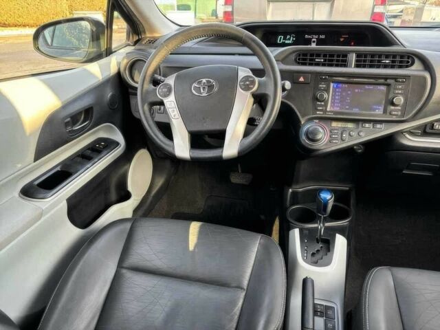 Серый Тойота Приус, объемом двигателя 1.5 л и пробегом 84 тыс. км за 2000 $, фото 5 на Automoto.ua