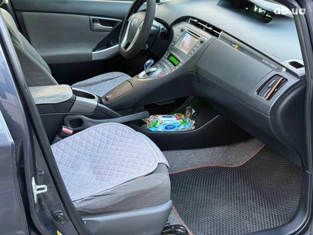 Тойота Приус 2014 в Одессе на Automoto.ua Серый Тойота Приус, объемом двигателя 1.8 л и пробегом 186 тыс. км за 11490 $, фото 14 на Automoto.ua