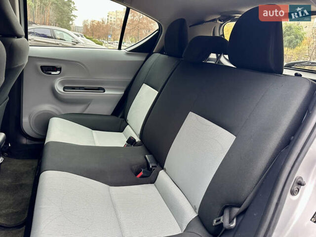 Сірий Тойота Пріус, об'ємом двигуна 1.5 л та пробігом 228 тис. км за 11490 $, фото 28 на Automoto.ua