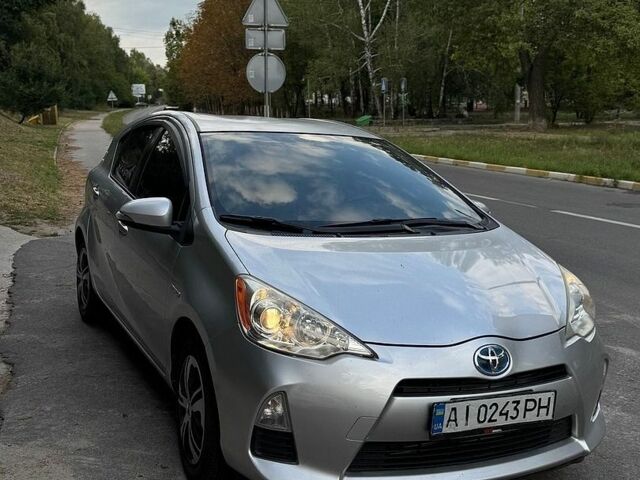 Серый Тойота Приус, объемом двигателя 1.5 л и пробегом 133 тыс. км за 11100 $, фото 5 на Automoto.ua