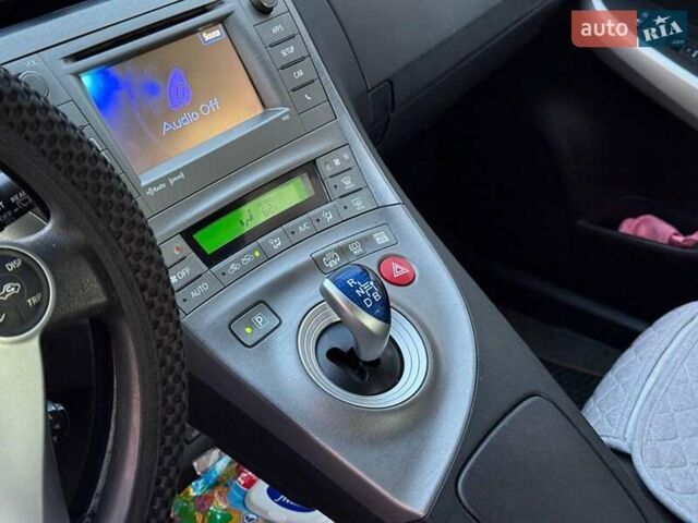 Серый Тойота Приус, объемом двигателя 1.8 л и пробегом 186 тыс. км за 11490 $, фото 10 на Automoto.ua