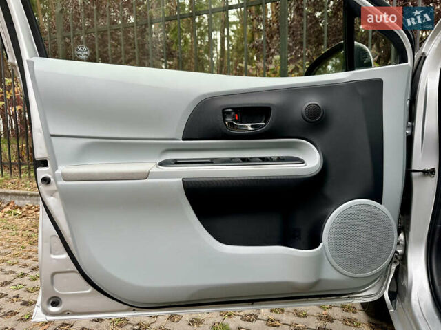 Серый Тойота Приус, объемом двигателя 1.5 л и пробегом 228 тыс. км за 12490 $, фото 22 на Automoto.ua