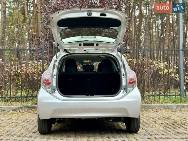 Серый Тойота Приус, объемом двигателя 1.5 л и пробегом 228 тыс. км за 12490 $, фото 20 на Automoto.ua