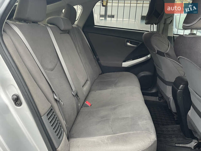 Серый Тойота Приус, объемом двигателя 1.8 л и пробегом 116 тыс. км за 12500 $, фото 10 на Automoto.ua