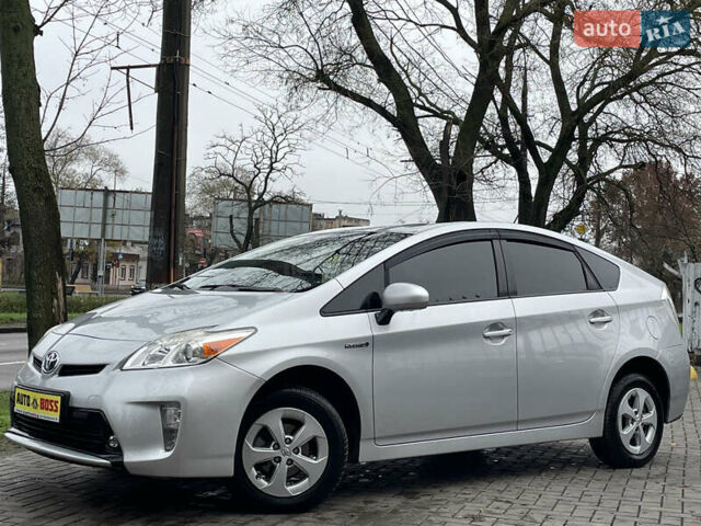 Серый Тойота Приус, объемом двигателя 1.8 л и пробегом 116 тыс. км за 12500 $, фото 1 на Automoto.ua