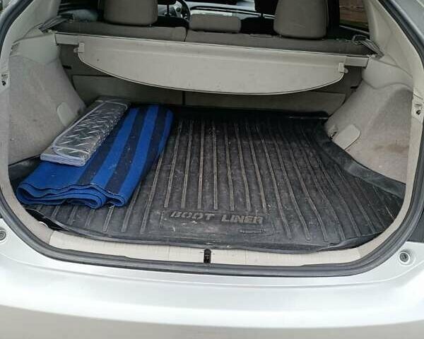 Серый Тойота Приус, объемом двигателя 1.8 л и пробегом 117 тыс. км за 12000 $, фото 9 на Automoto.ua